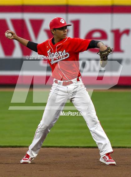 Thumbnail 2 in Beechwood vs. Highlands (Futures Showcase) photogallery.