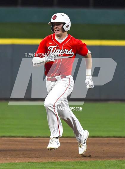 Thumbnail 3 in Beechwood vs. Highlands (Futures Showcase) photogallery.