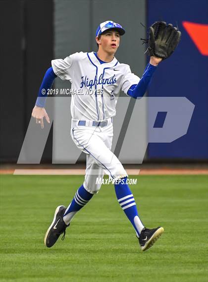 Thumbnail 2 in Beechwood vs. Highlands (Futures Showcase) photogallery.
