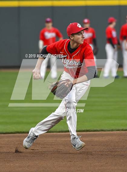 Thumbnail 3 in Beechwood vs. Highlands (Futures Showcase) photogallery.