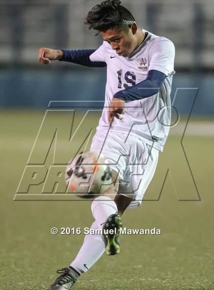 Thumbnail 2 in  Harvard-Westlake @  Notre Dame (SO) photogallery.