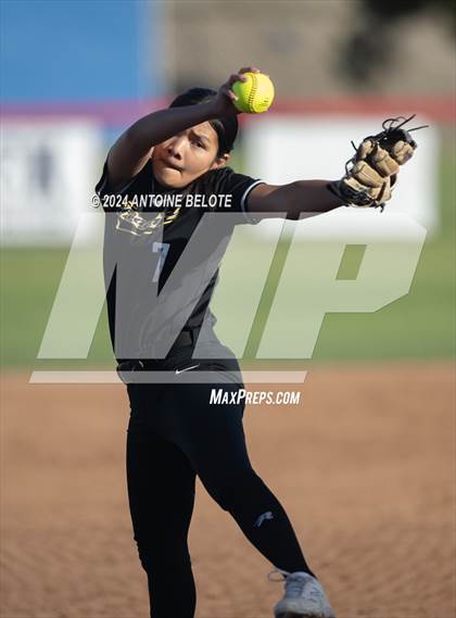 Thumbnail 1 in Los Alamitos vs. Foothill photogallery.