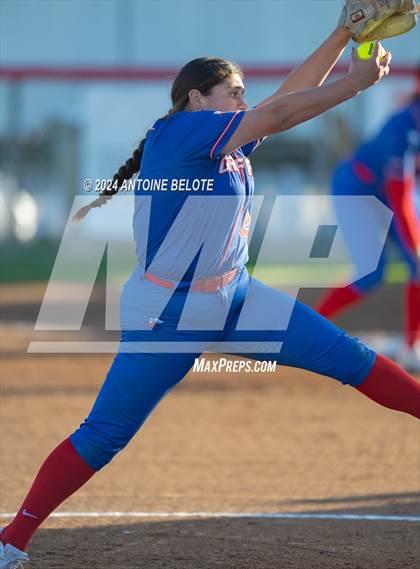 Thumbnail 3 in Los Alamitos vs. Foothill photogallery.