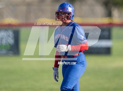 Thumbnail 3 in Los Alamitos vs. Foothill photogallery.