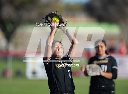 Thumbnail 3 in Los Alamitos vs. Foothill photogallery.