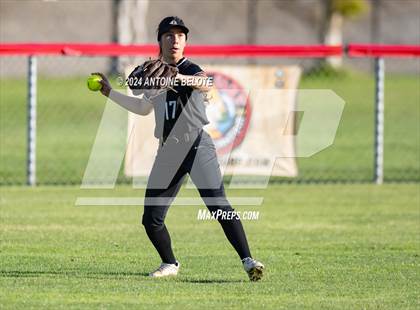 Thumbnail 3 in Los Alamitos vs. Foothill photogallery.