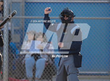 Thumbnail 3 in Los Alamitos vs. Foothill photogallery.