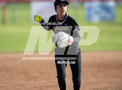 Thumbnail 3 in Los Alamitos vs. Foothill photogallery.