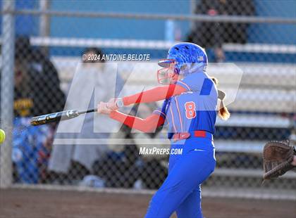 Thumbnail 3 in Los Alamitos vs. Foothill photogallery.