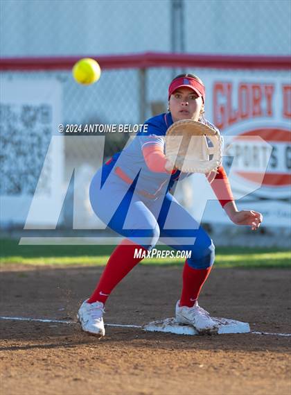Thumbnail 1 in Los Alamitos vs. Foothill photogallery.