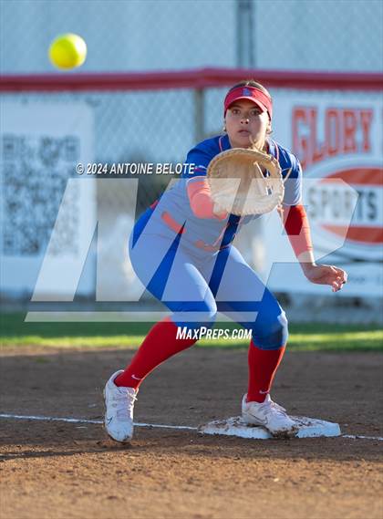 Thumbnail 3 in Los Alamitos vs. Foothill photogallery.