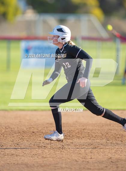 Thumbnail 1 in Los Alamitos vs. Foothill photogallery.