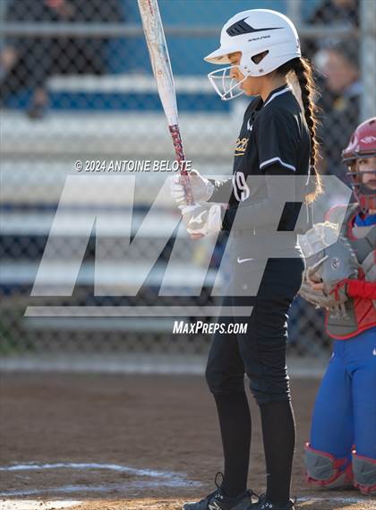 Thumbnail 3 in Los Alamitos vs. Foothill photogallery.