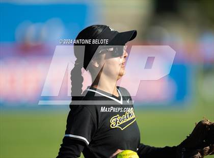 Thumbnail 1 in Los Alamitos vs. Foothill photogallery.