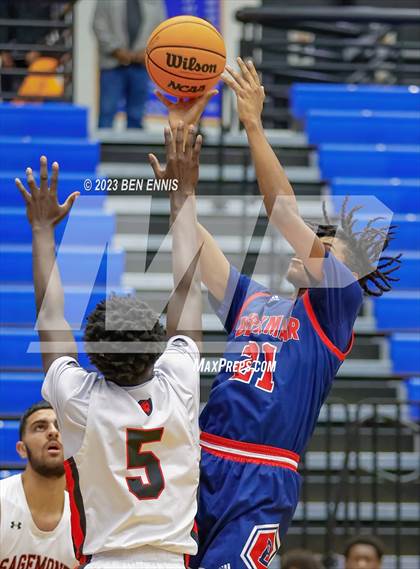 Thumbnail 1 in Berkmar vs. Sagemont (Tournament of Champions) photogallery.