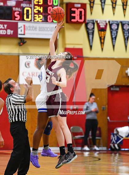 Thumbnail 2 in Whitney vs. Encinal (Cardinal Newman Classic) photogallery.