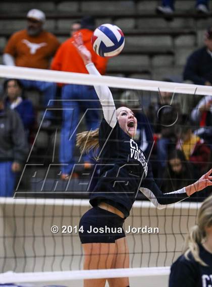 Thumbnail 1 in Churchill vs. Clark (UIL 6A Regional Final) photogallery.