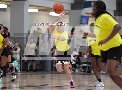 Thumbnail 3 in Memorial vs Clear Creek (Texas Association of Basketball Coaches Showcase) photogallery.