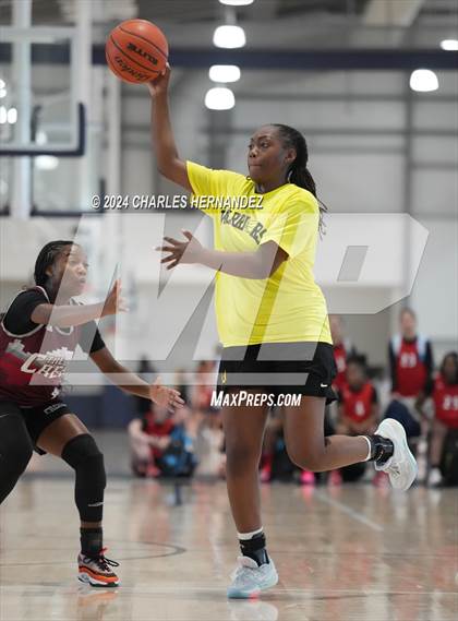 Thumbnail 1 in Memorial vs Clear Creek (Texas Association of Basketball Coaches Showcase) photogallery.