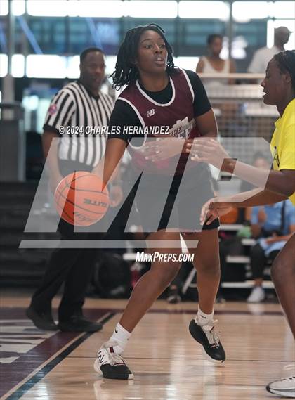 Thumbnail 1 in Memorial vs Clear Creek (Texas Association of Basketball Coaches Showcase) photogallery.