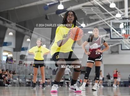 Thumbnail 3 in Memorial vs Clear Creek (Texas Association of Basketball Coaches Showcase) photogallery.