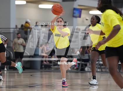 Thumbnail 1 in Memorial vs Clear Creek (Texas Association of Basketball Coaches Showcase) photogallery.