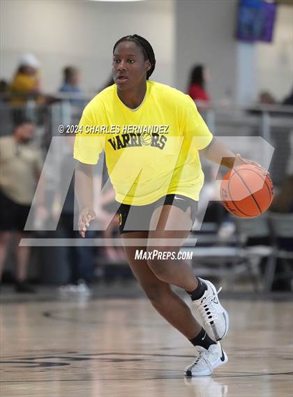 Thumbnail 2 in Memorial vs Clear Creek (Texas Association of Basketball Coaches Showcase) photogallery.