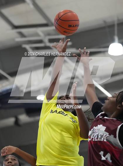 Thumbnail 2 in Memorial vs Clear Creek (Texas Association of Basketball Coaches Showcase) photogallery.