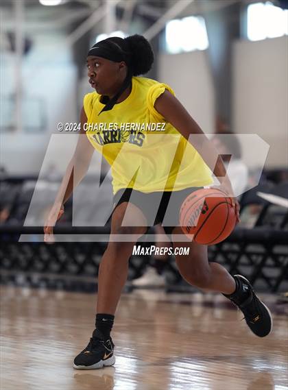 Thumbnail 2 in Memorial vs Clear Creek (Texas Association of Basketball Coaches Showcase) photogallery.