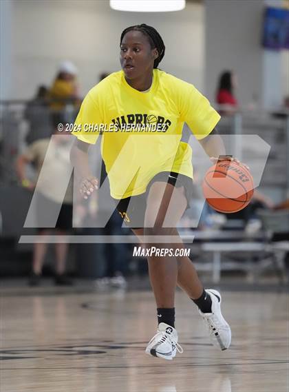 Thumbnail 1 in Memorial vs Clear Creek (Texas Association of Basketball Coaches Showcase) photogallery.
