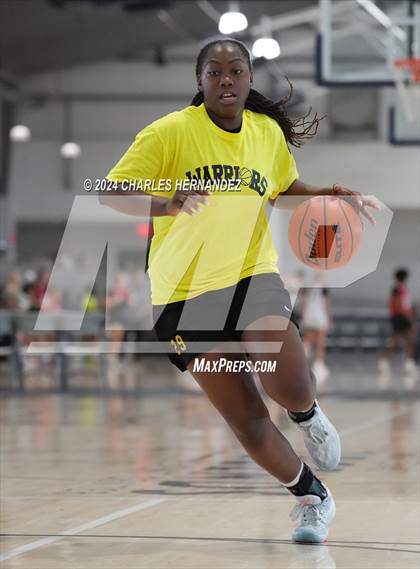 Thumbnail 2 in Memorial vs Clear Creek (Texas Association of Basketball Coaches Showcase) photogallery.