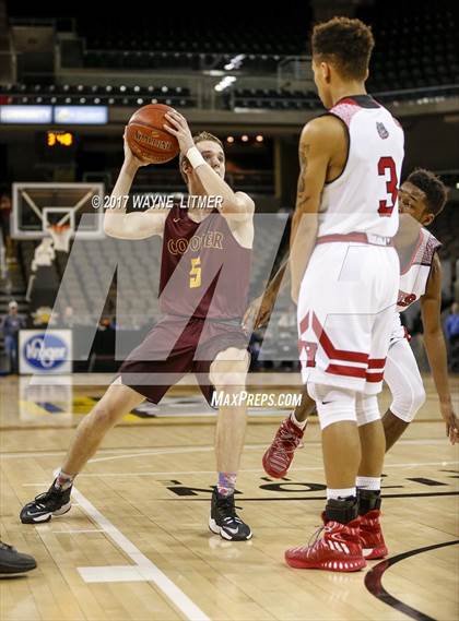 Thumbnail 2 in Holmes vs Cooper photogallery.