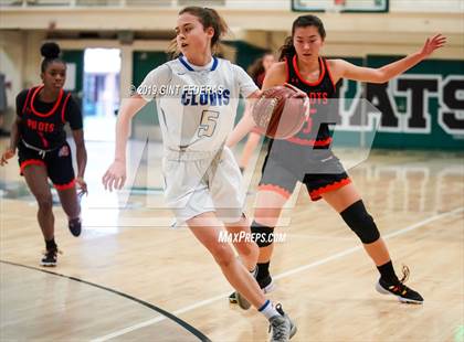 Thumbnail 2 in Clovis vs. St. Joseph Notre Dame (Miramonte Showcase) photogallery.