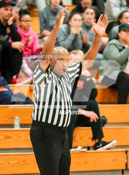 Thumbnail 2 in Clovis vs. St. Joseph Notre Dame (Miramonte Showcase) photogallery.