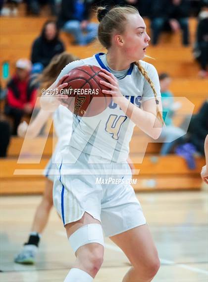Thumbnail 2 in Clovis vs. St. Joseph Notre Dame (Miramonte Showcase) photogallery.