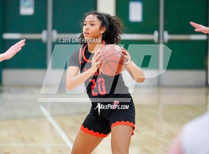 Thumbnail 3 in Clovis vs. St. Joseph Notre Dame (Miramonte Showcase) photogallery.