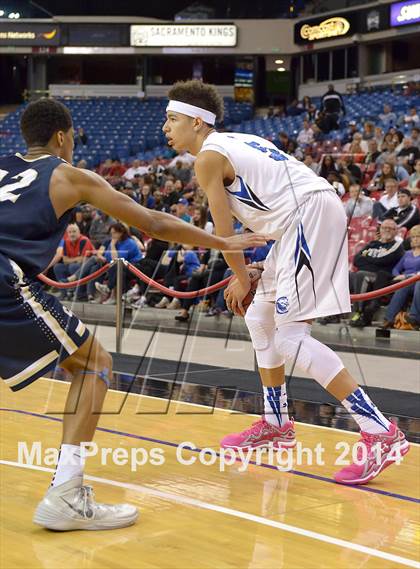 Thumbnail 2 in Capital Christian vs. Central Catholic (CIF SJS D5 Final) photogallery.
