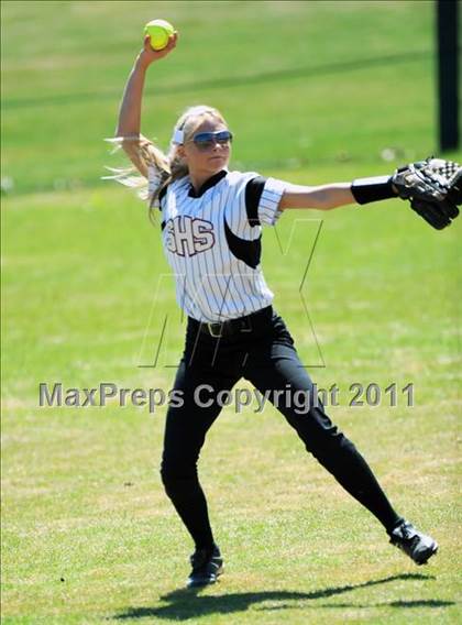 Thumbnail 3 in Marshall County vs. Southside, Gadsden (Bob Jones Tournament) photogallery.