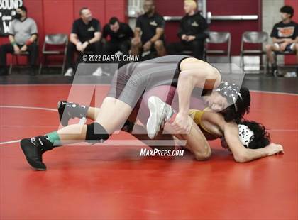 Thumbnail 2 in Bell Gardens & Hueneme vs La Canada (CIF Southern Section Wrestling Championships) photogallery.