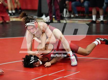 Thumbnail 3 in Bell Gardens & Hueneme vs La Canada (CIF Southern Section Wrestling Championships) photogallery.