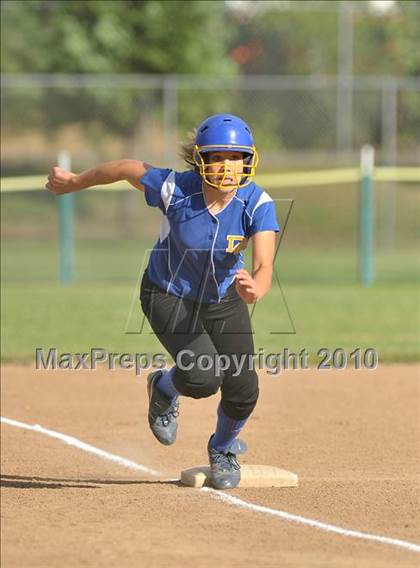 Thumbnail 2 in Del Campo vs. Pioneer (CIF SJS D3 Playoffs) photogallery.