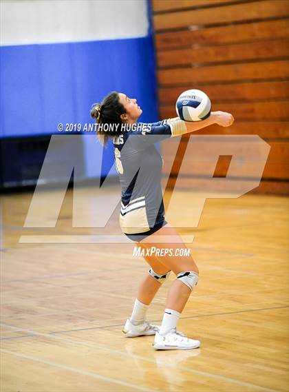 Thumbnail 3 in Mineola Vs Bayport Blue Point (Long Beach Invitational) photogallery.