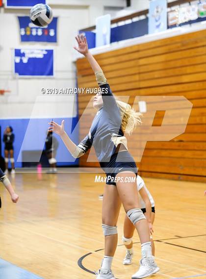 Thumbnail 3 in Mineola Vs Bayport Blue Point (Long Beach Invitational) photogallery.