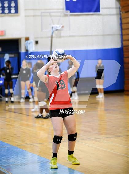 Thumbnail 3 in Mineola Vs Bayport Blue Point (Long Beach Invitational) photogallery.
