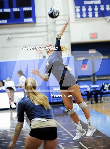 Thumbnail 2 in Mineola Vs Bayport Blue Point (Long Beach Invitational) photogallery.