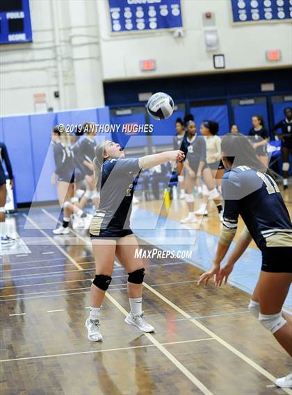 Thumbnail 2 in Mineola Vs Bayport Blue Point (Long Beach Invitational) photogallery.