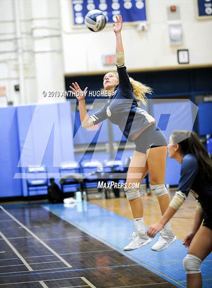 Thumbnail 3 in Mineola Vs Bayport Blue Point (Long Beach Invitational) photogallery.