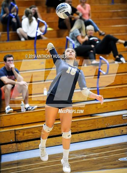 Thumbnail 2 in Mineola Vs Bayport Blue Point (Long Beach Invitational) photogallery.