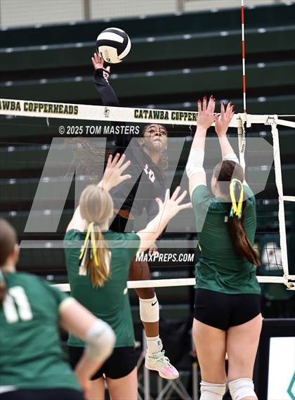 Thumbnail 1 in Hillcrest @ Catawba Ridge (SCHSL 5AD2 Round 2) photogallery.