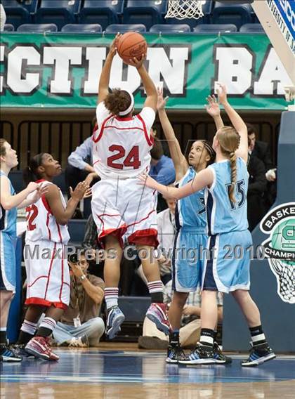 Thumbnail 3 in Mount Miguel vs Our Lady of Peace (CIF SDS D3 Final) photogallery.